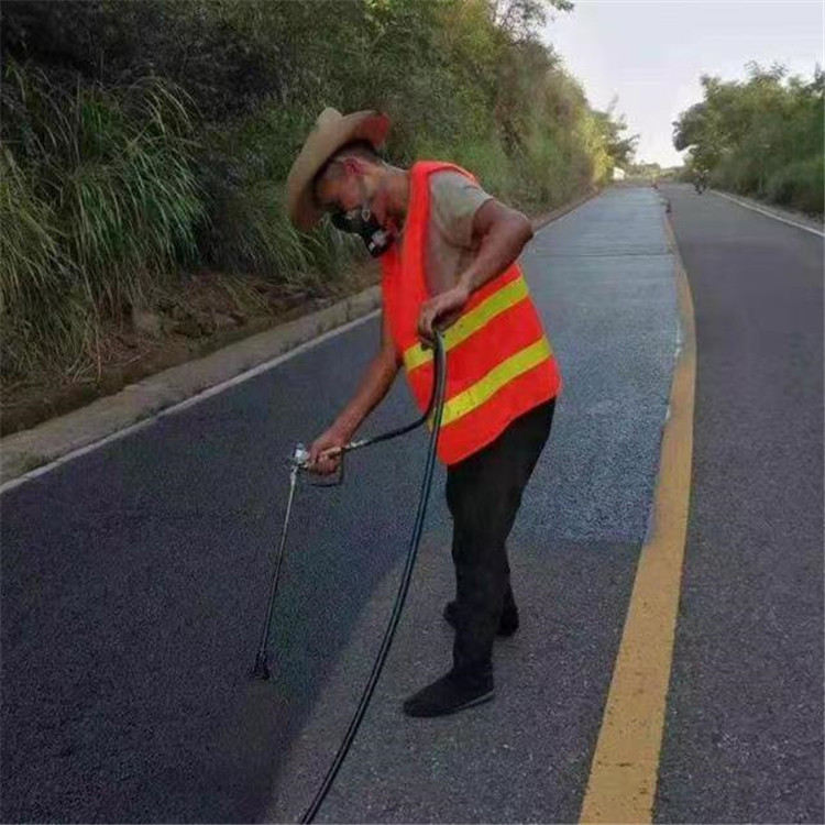 徐州 彩色防滑路面的底涂是保障路面附着力